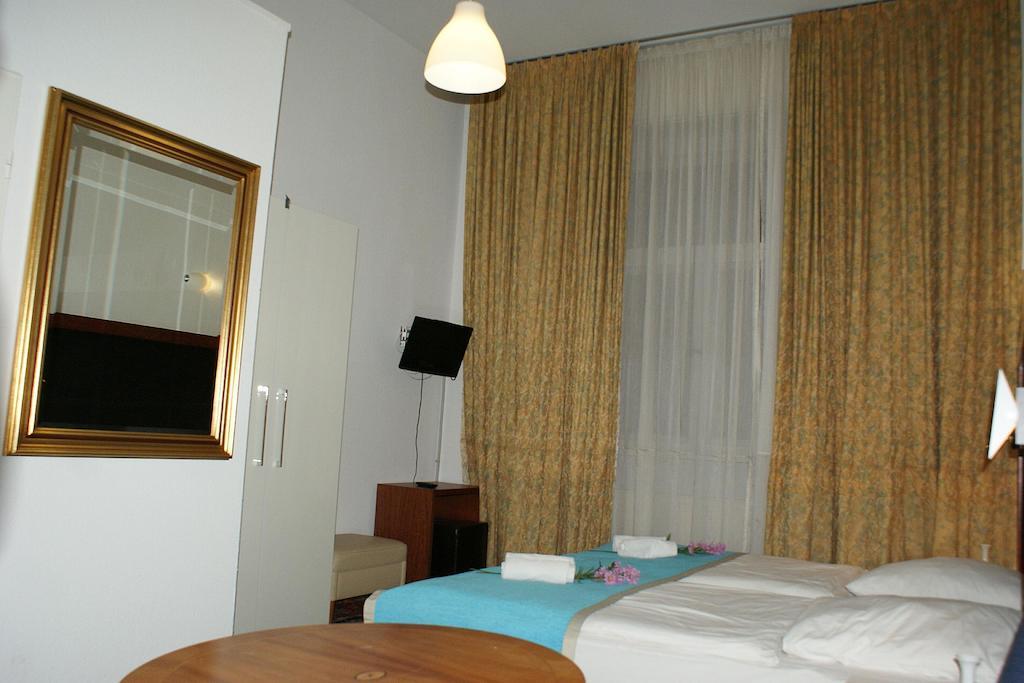 Hotel Garni Aaberna Berlin Szoba fotó