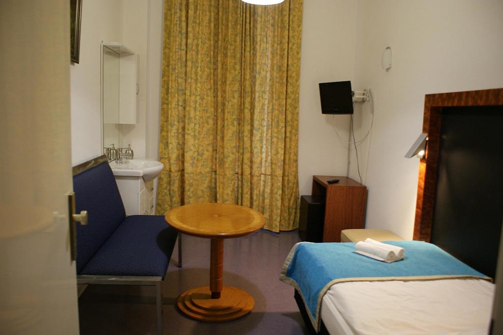 Hotel Garni Aaberna Berlin Kültér fotó